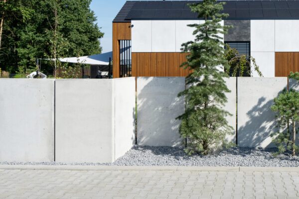 realizacja_narożniki_3 Mur ogrodzeniowy narożny z betonu architektonicznego - komplet narożników składa się z dwóch elementów (100 cm szerokości)